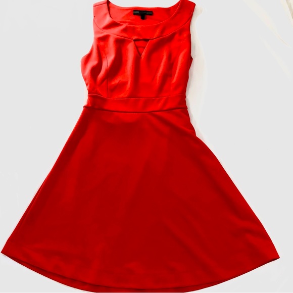 Forenza Dresses & Skirts - 🌸FORENZA 🌸 Cocktail dress with Cut Out Back size: S